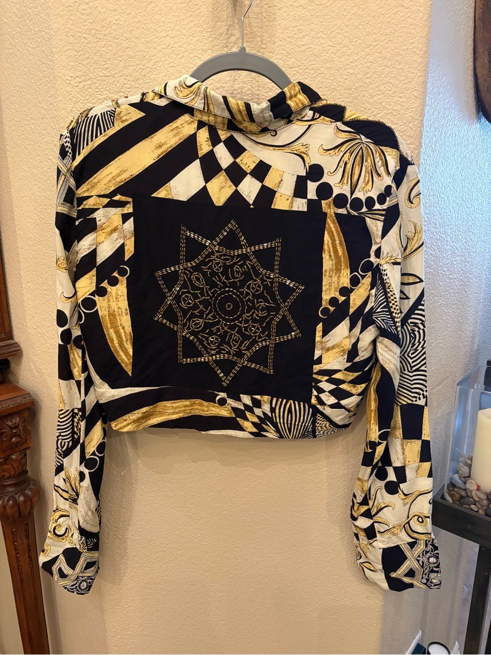 Vtg SURYA Black Gold Embellishment Beads Pattern Light Crop Jacket Size Small
